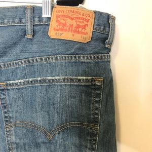Levis Mens 559 relaxed fit w48L32 midwash distress